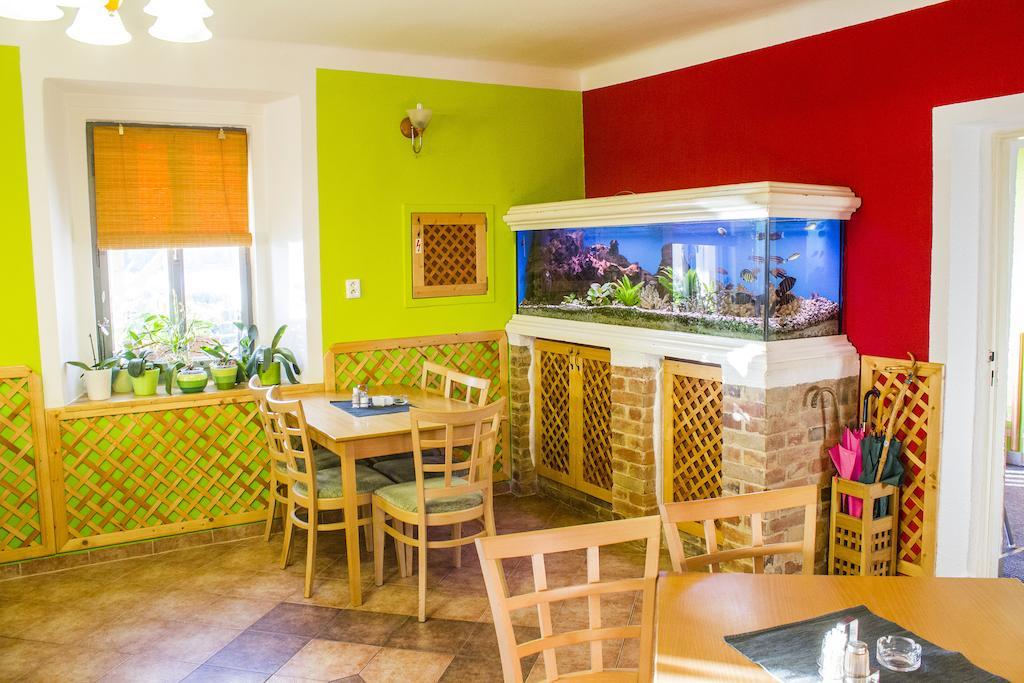 Pomezi nad Ohri Pension U Pristavu מראה חיצוני תמונה